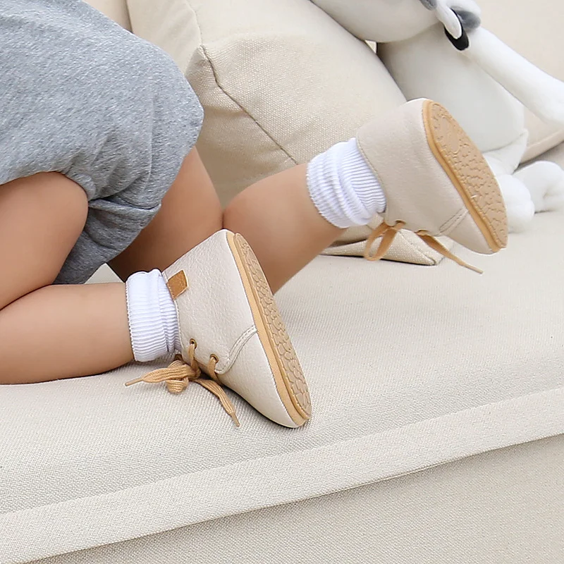 Quando seu bebê deve usar sapatos para recém-nascidos?插图