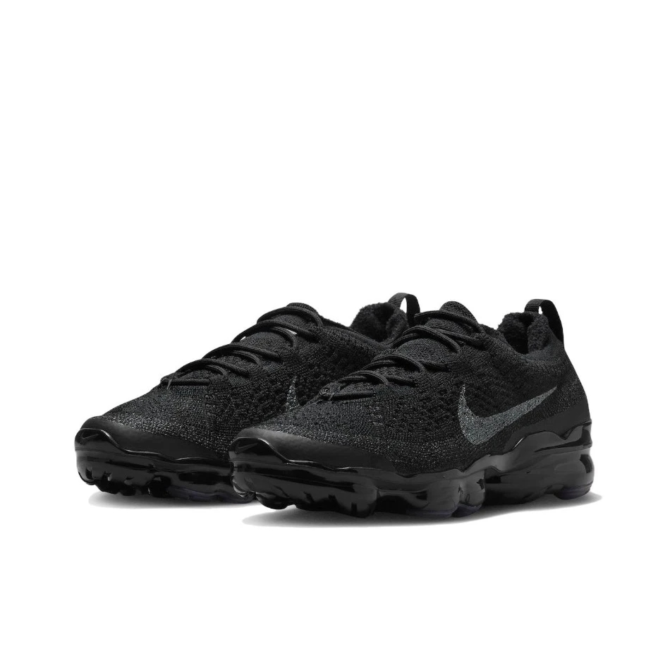 The Ultimate Guide to Men’s Black Nike Shoes插图1