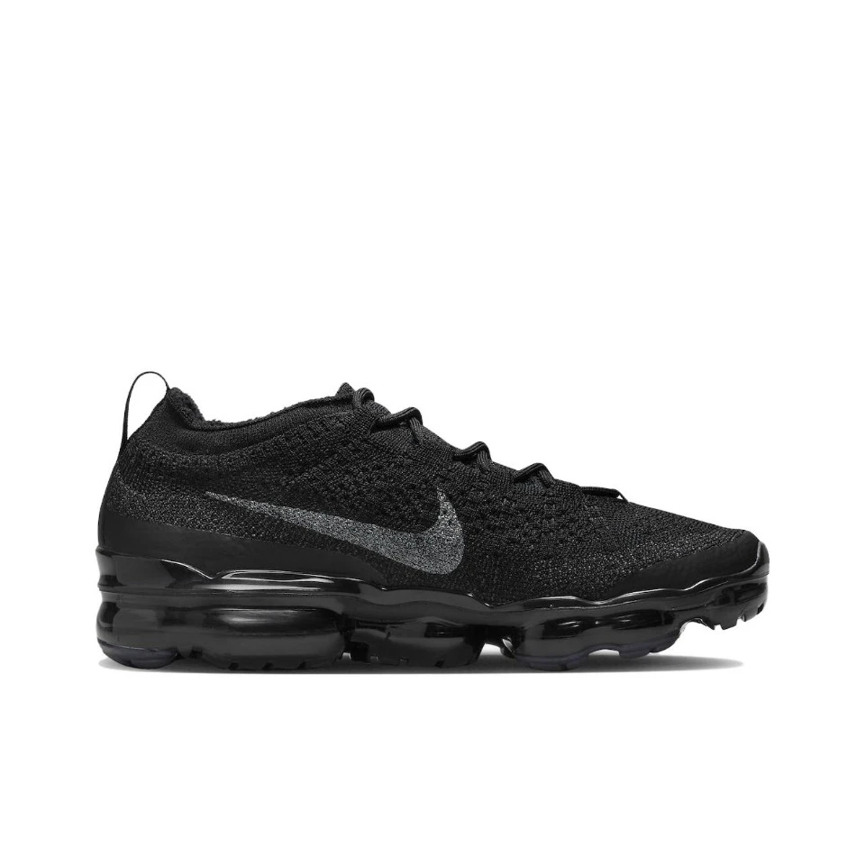 The Ultimate Guide to Men’s Black Nike Shoes插图2