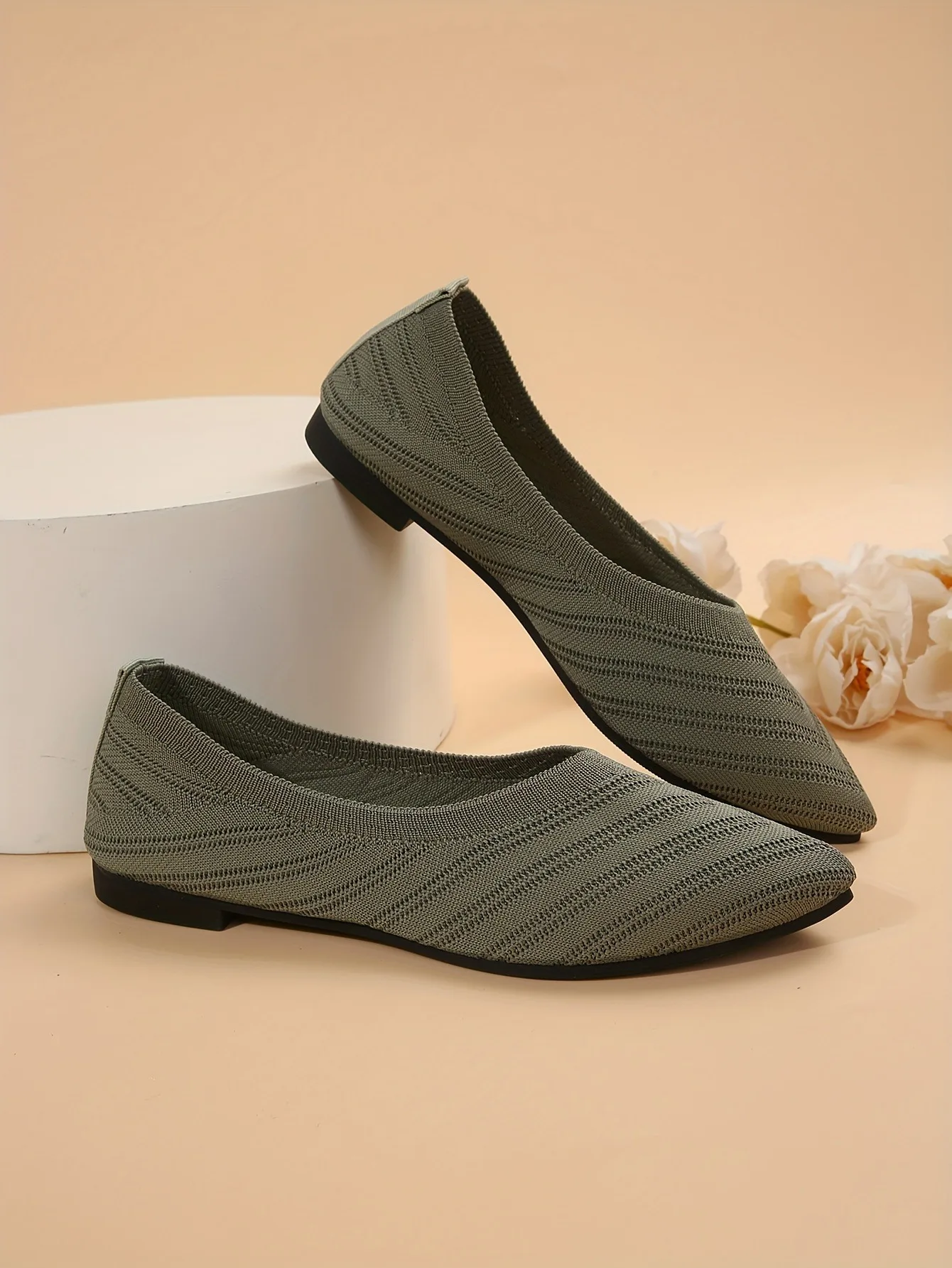 Elegance Elevated: Exploring the World of Women’s Formal Shoes插图3