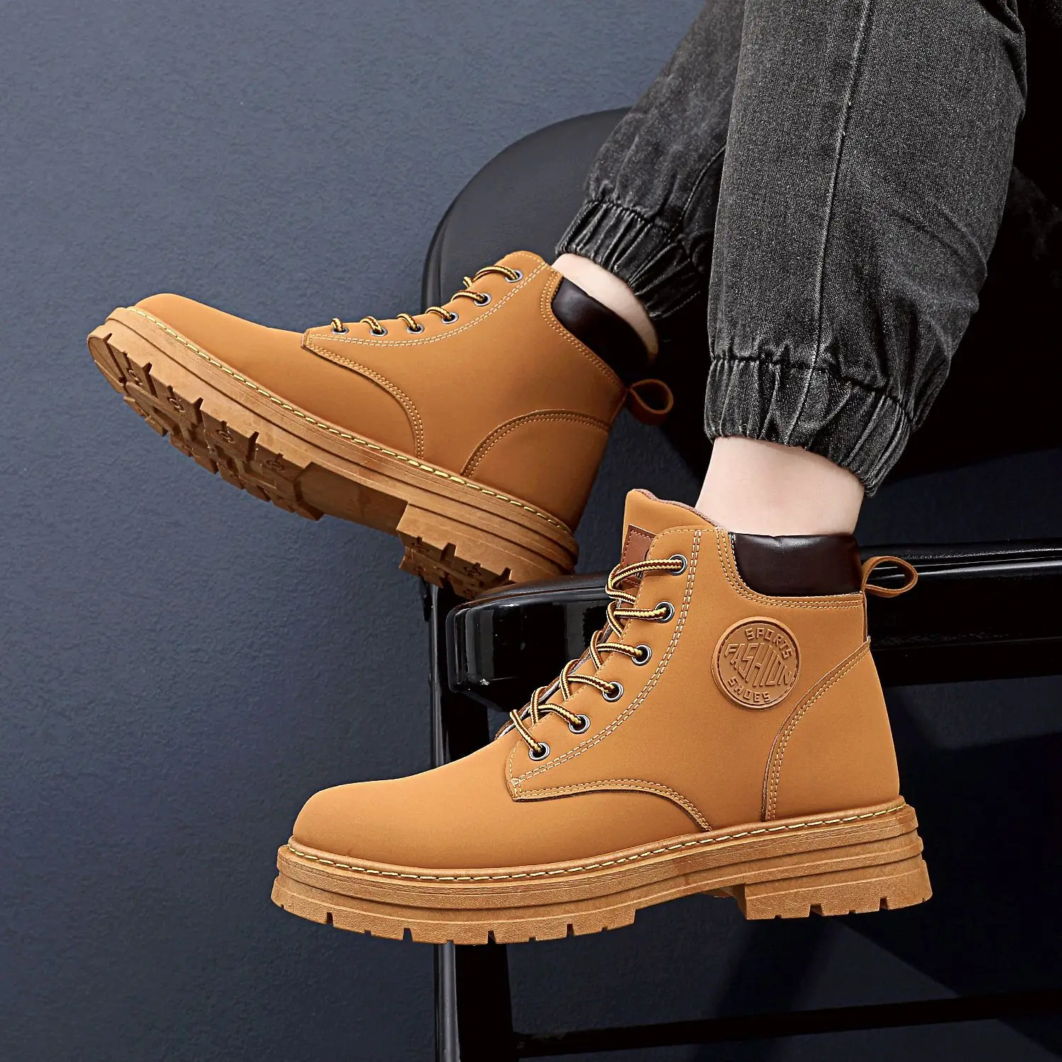 A Guide to Men’s Winter Shoes Casual插图2