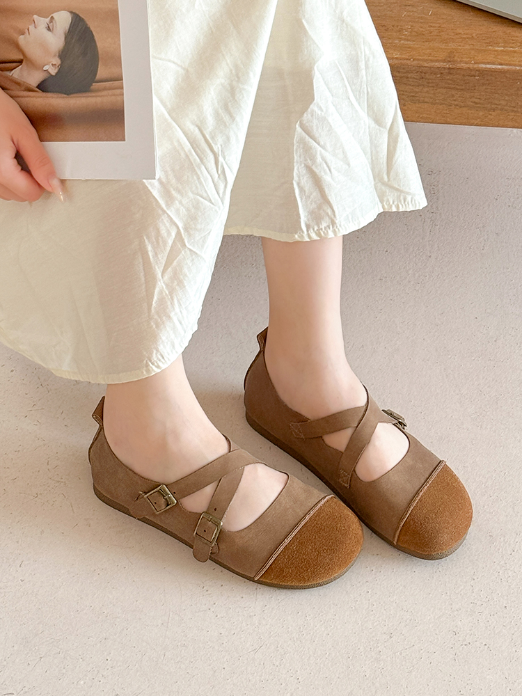 The Versatile Charm of Womens Brown Casual Shoes插图4