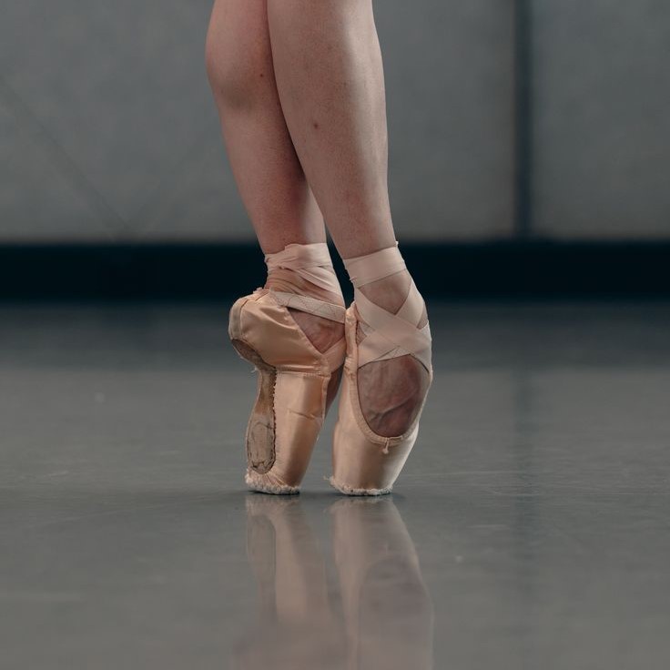how much do pointe shoes cost