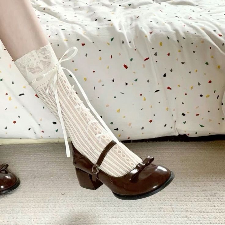 socks with mary jane shoes