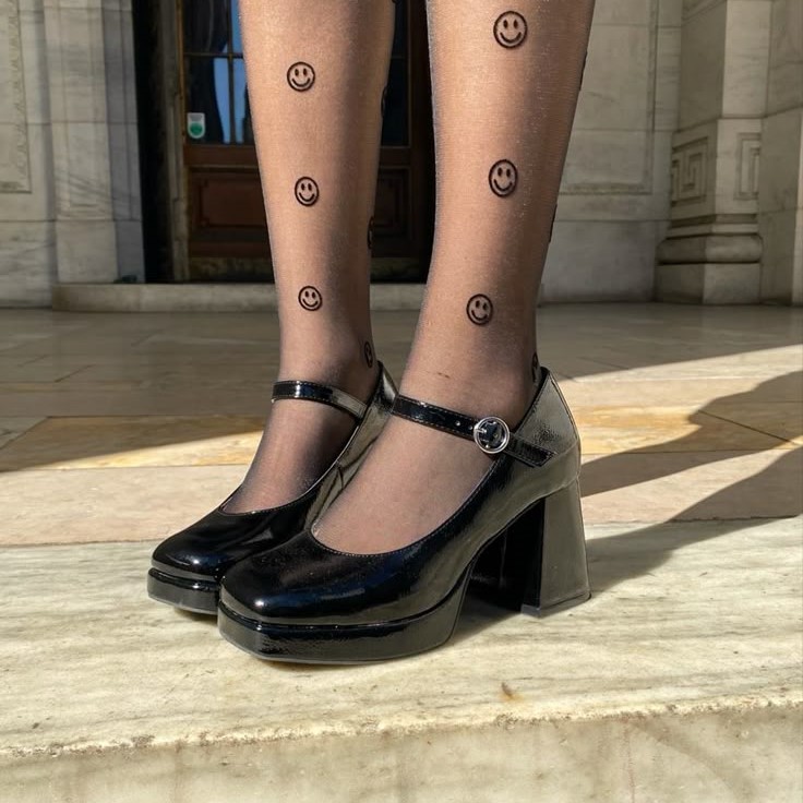 square toe mary jane shoes
