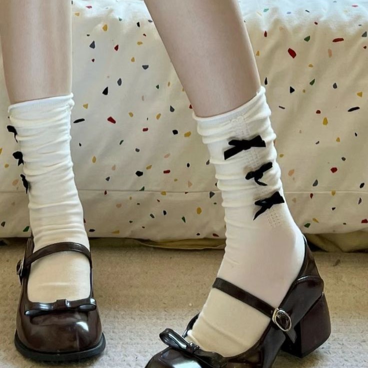 socks with mary jane shoes