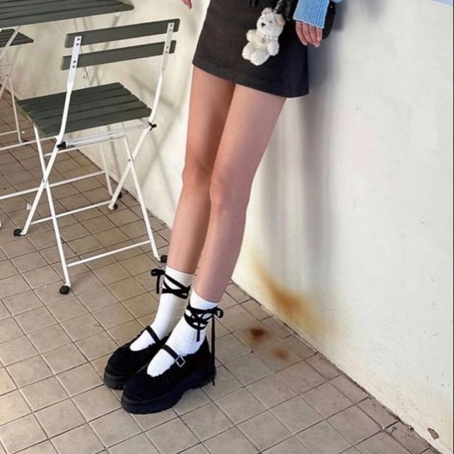 aesthetic outfits with mary jane shoes