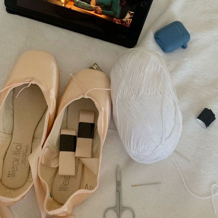 how to sew pointe shoes