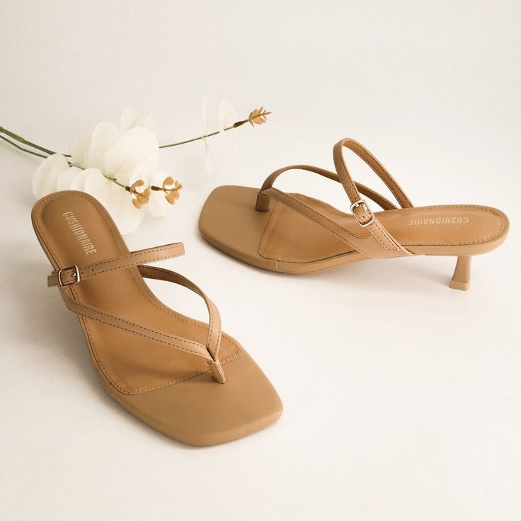 kitten heel sandals