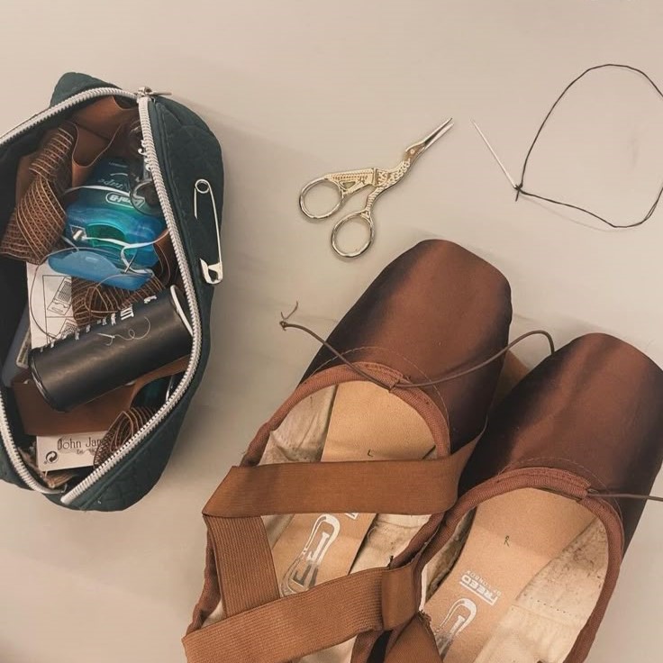 how to sew pointe shoes