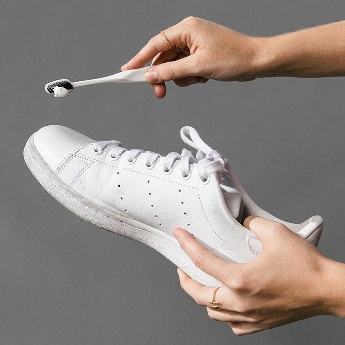 how to bleach white shoes
