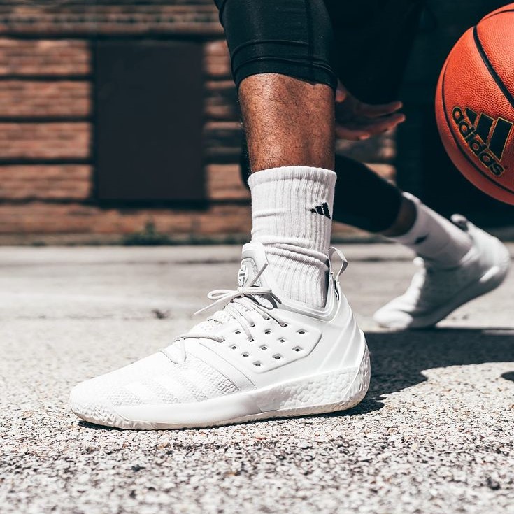 how to clean basketball shoes