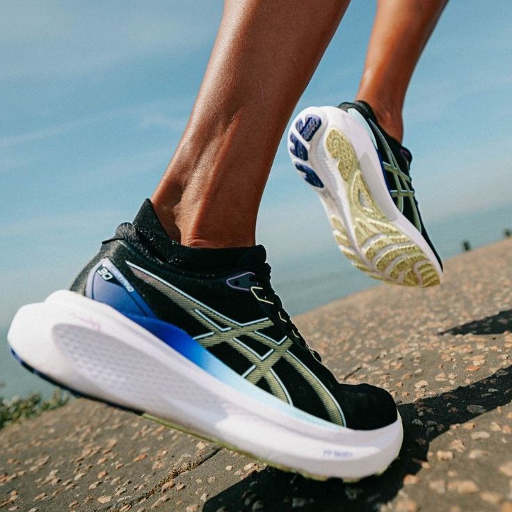 mens asics running shoes