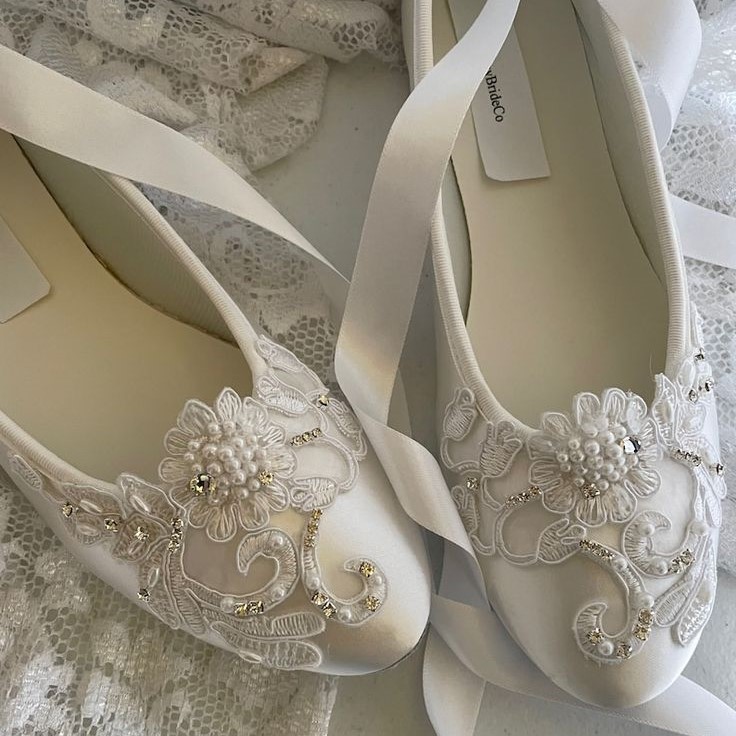 lace bridal shoes