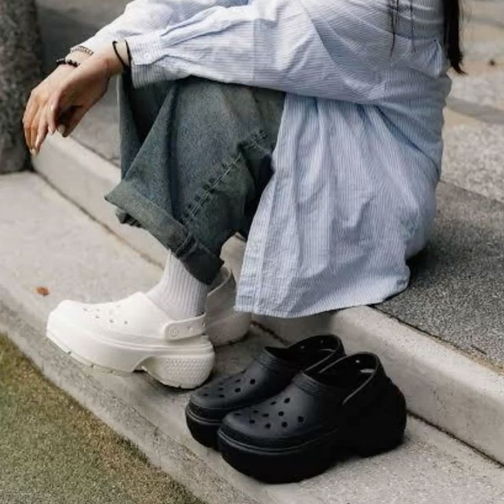 crocs non slip shoes