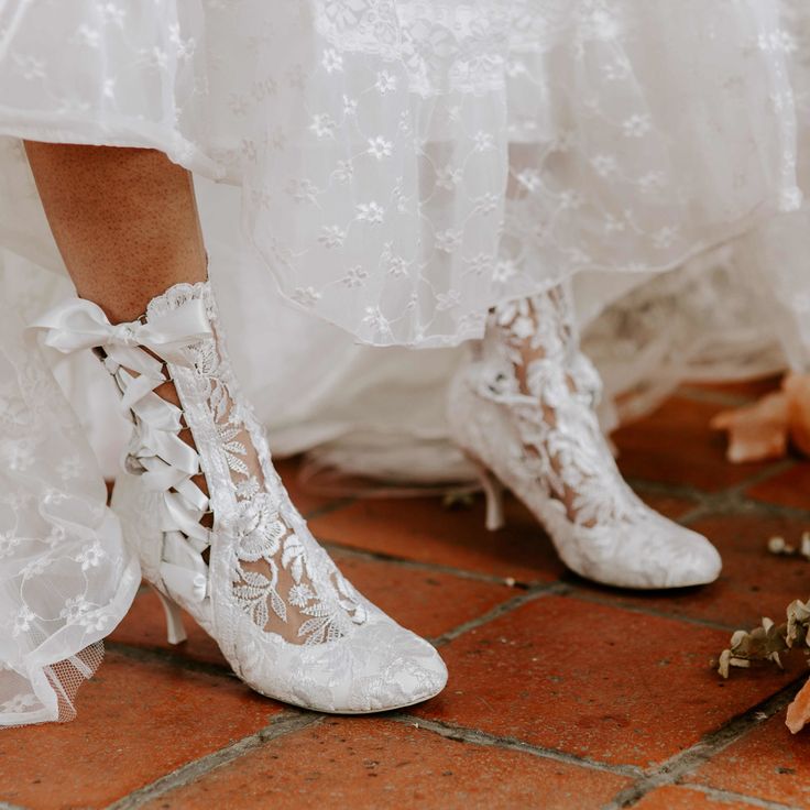 white lace shoes