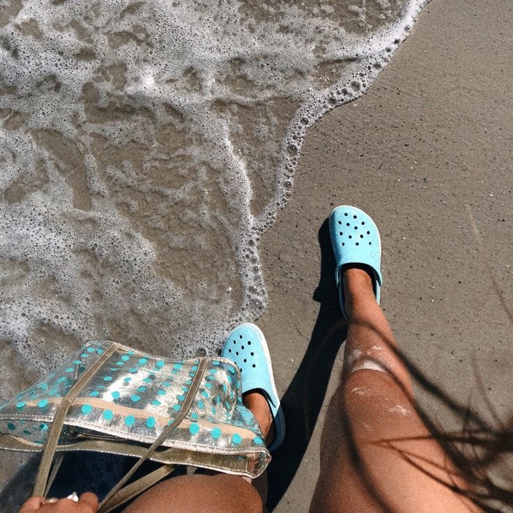 crocs beach shoes