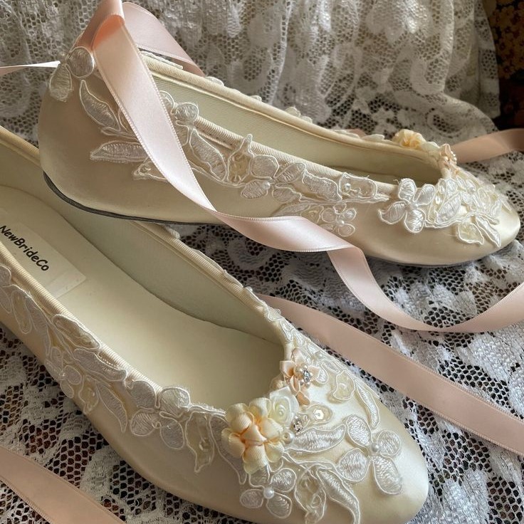 lace bridal shoes