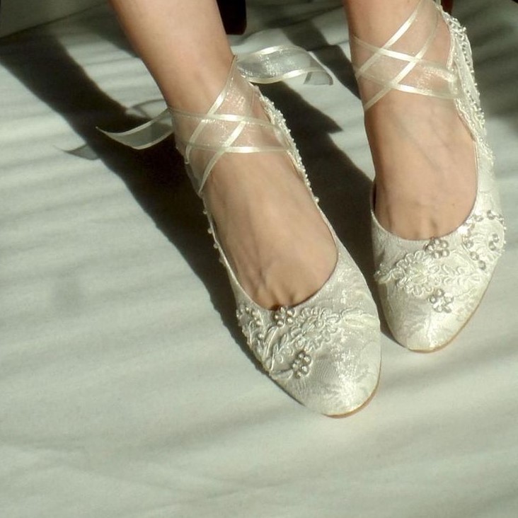 lace bridal shoes