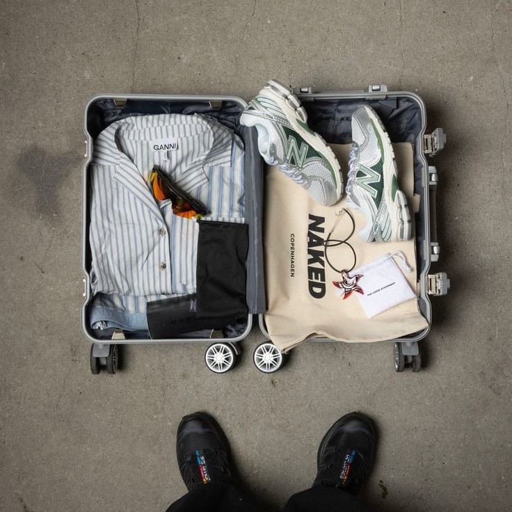 how to pack shoes in suitcase