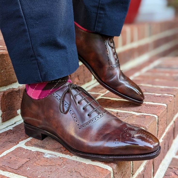 how to polish leather shoes