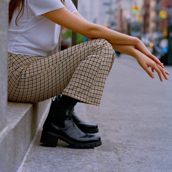 chelsea boots women outfit