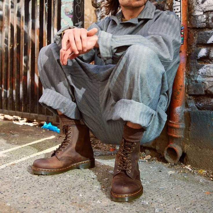 brown boots men outfit
