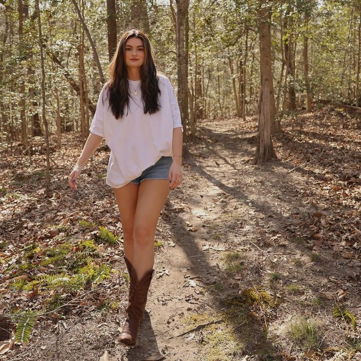 how to wear cowboy boots with jeans