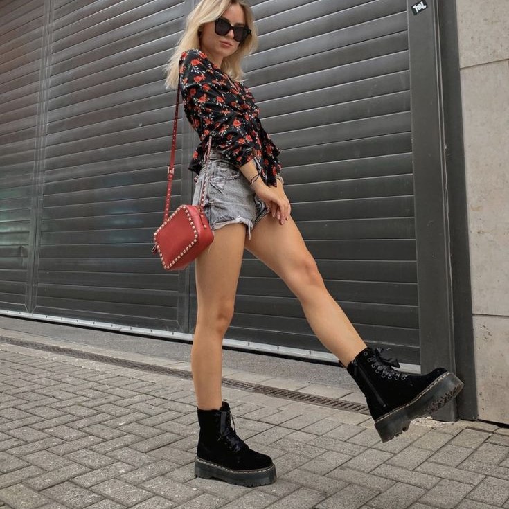 shorts and boots outfit