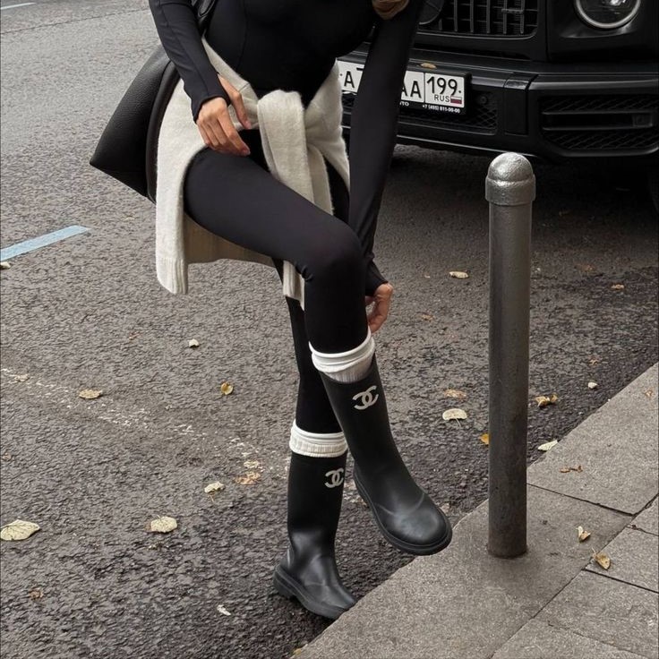 leggings and boots outfit ideas