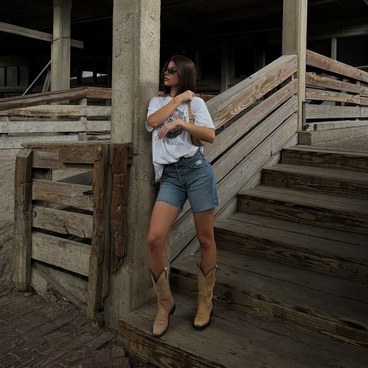 shorts and boots outfit
