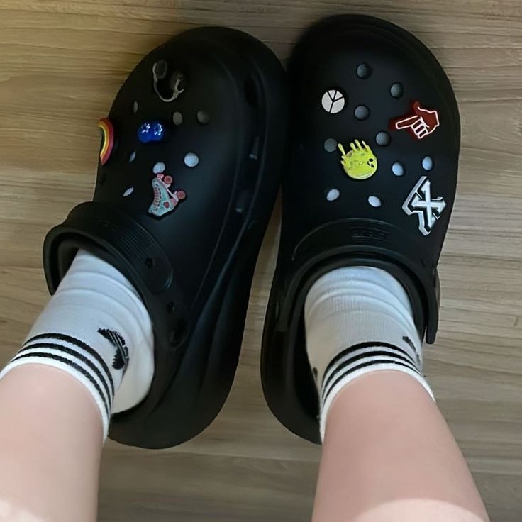 crocs non slip shoes