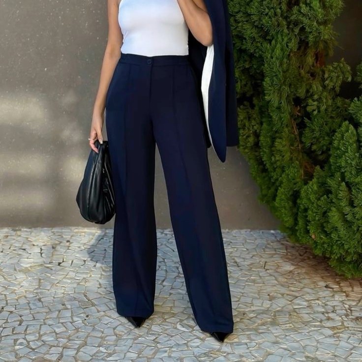 what shoes to wear with navy pants female