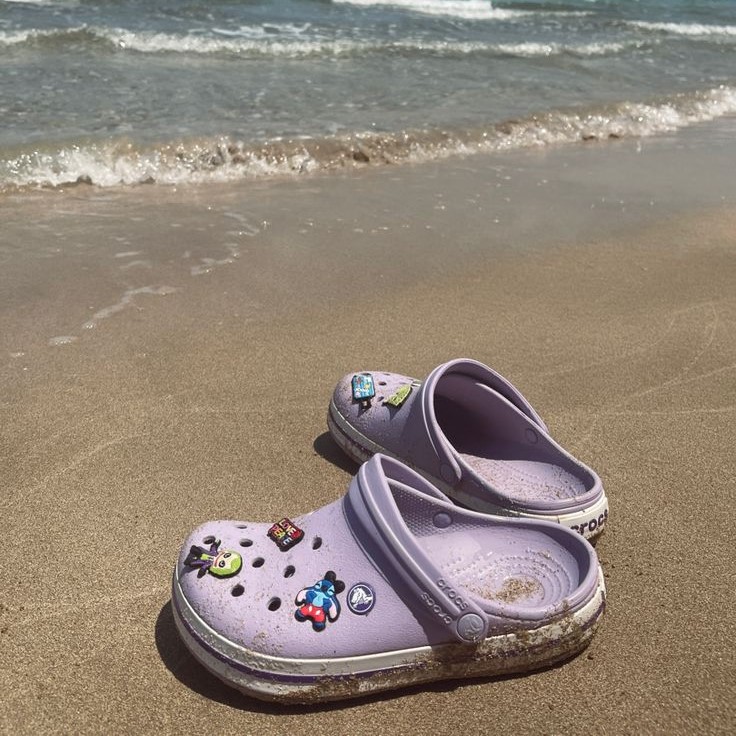 crocs beach shoes