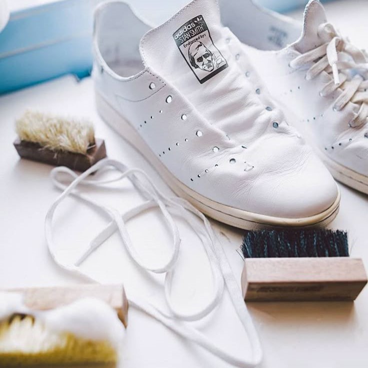 how to bleach white shoes