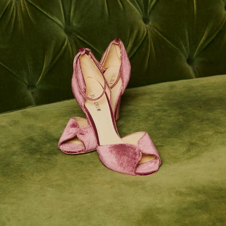 how to clean velvet shoes