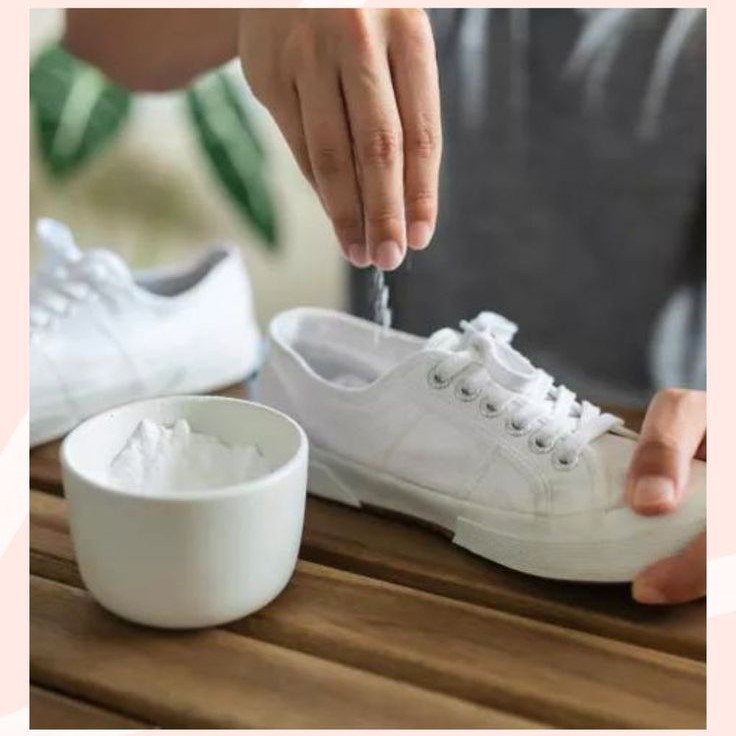what to put in shoes for smell