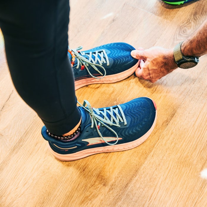 how tight should running shoes be