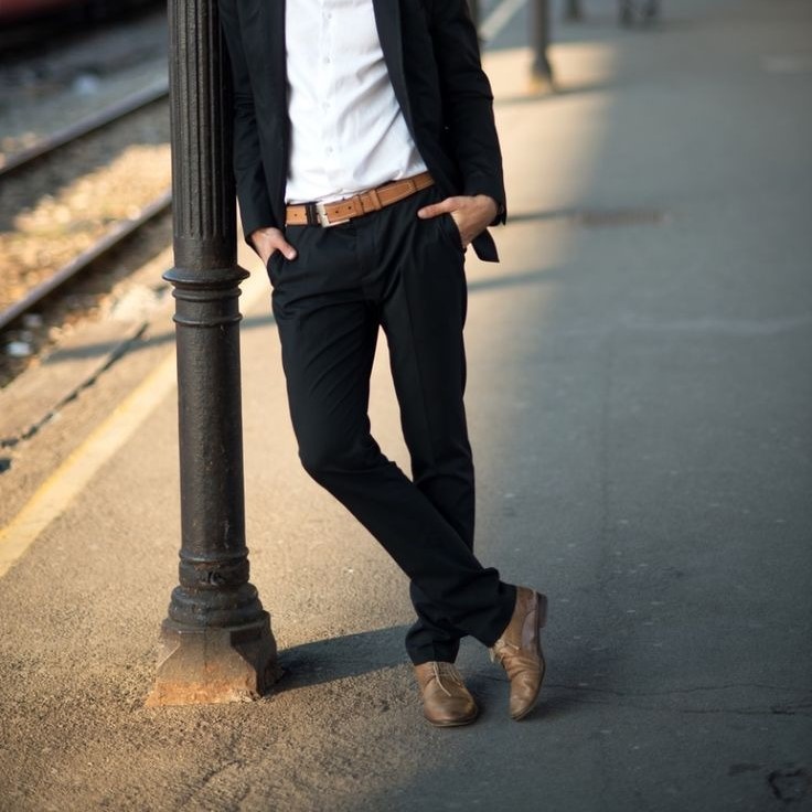 can i wear brown shoes with a black suit