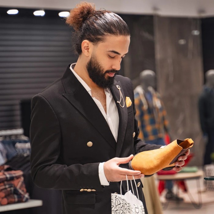 can i wear brown shoes with a black suit