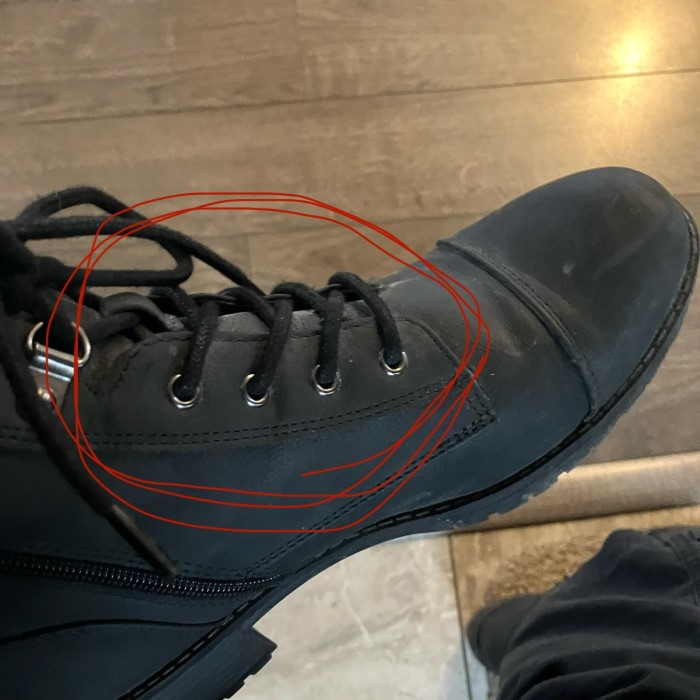 how to get shoes to stop squeaking