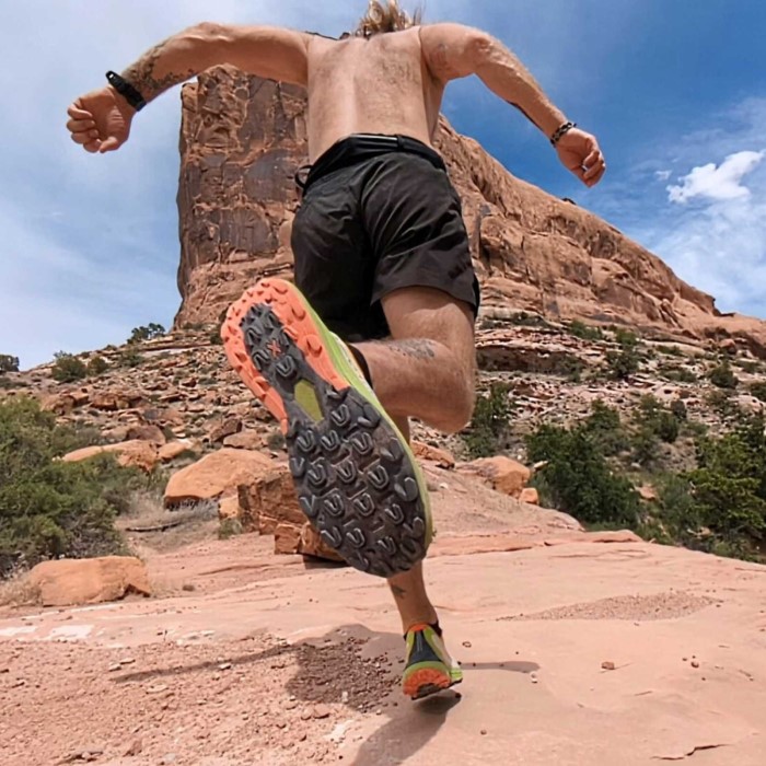 mens trail running shoes
