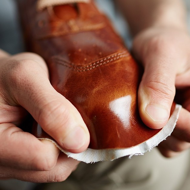 can you stretch leather shoes