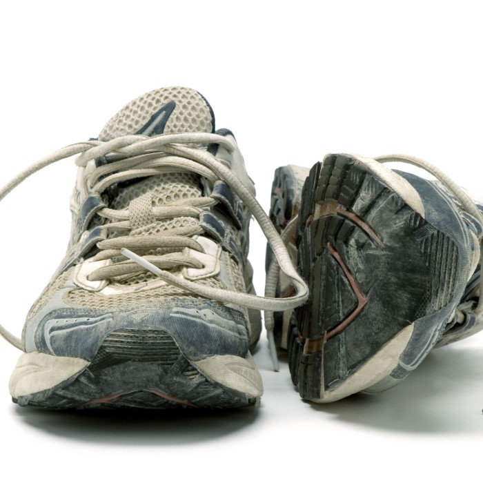 how tight should running shoes be