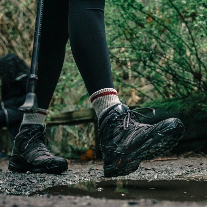 how to get shoes to stop squeaking