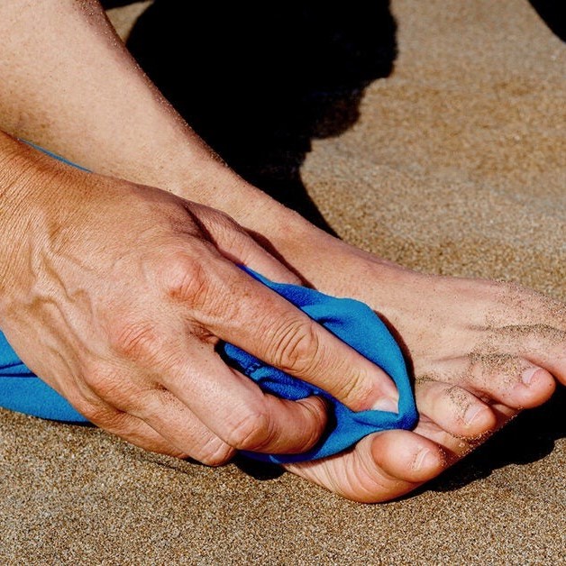 my pinky toe hurts when i wear shoes