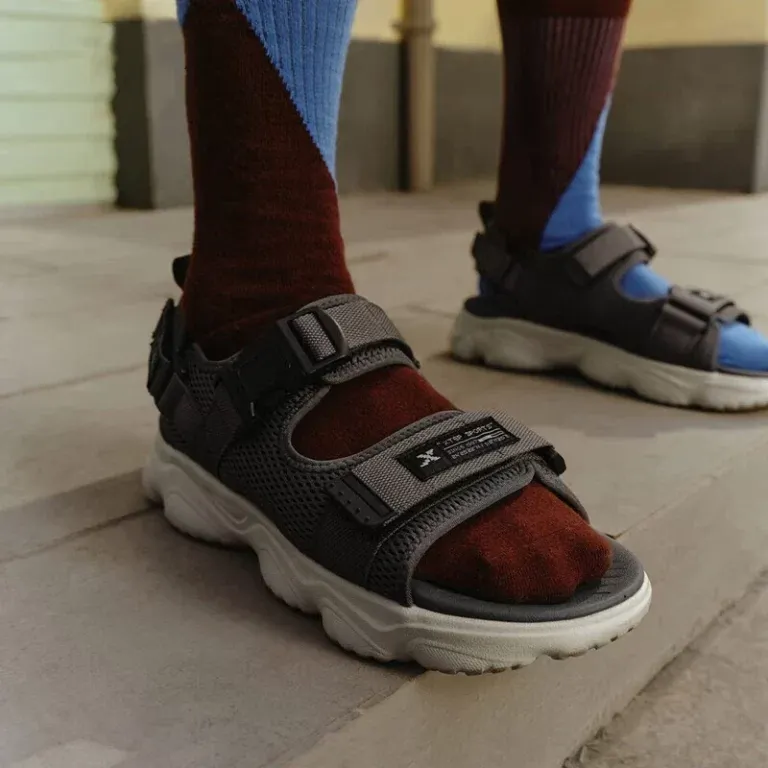 outdoor sandals for men