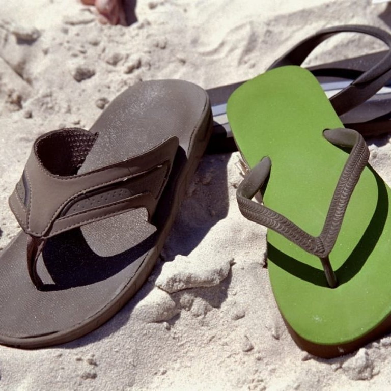 men’s beach sandals
