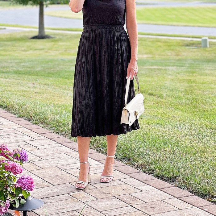 what color shoes to wear with black dress to wedding