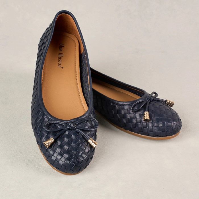 woven ballet flat